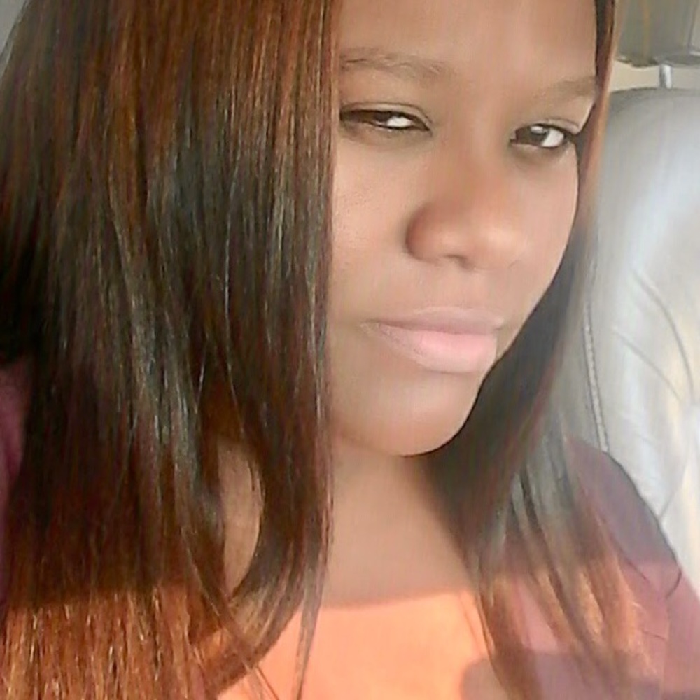 Meet your Posher, Alicia